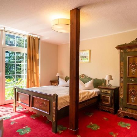 Romantik Hotel Zum Lindengarten Курорт Юнсдорф Екстериор снимка