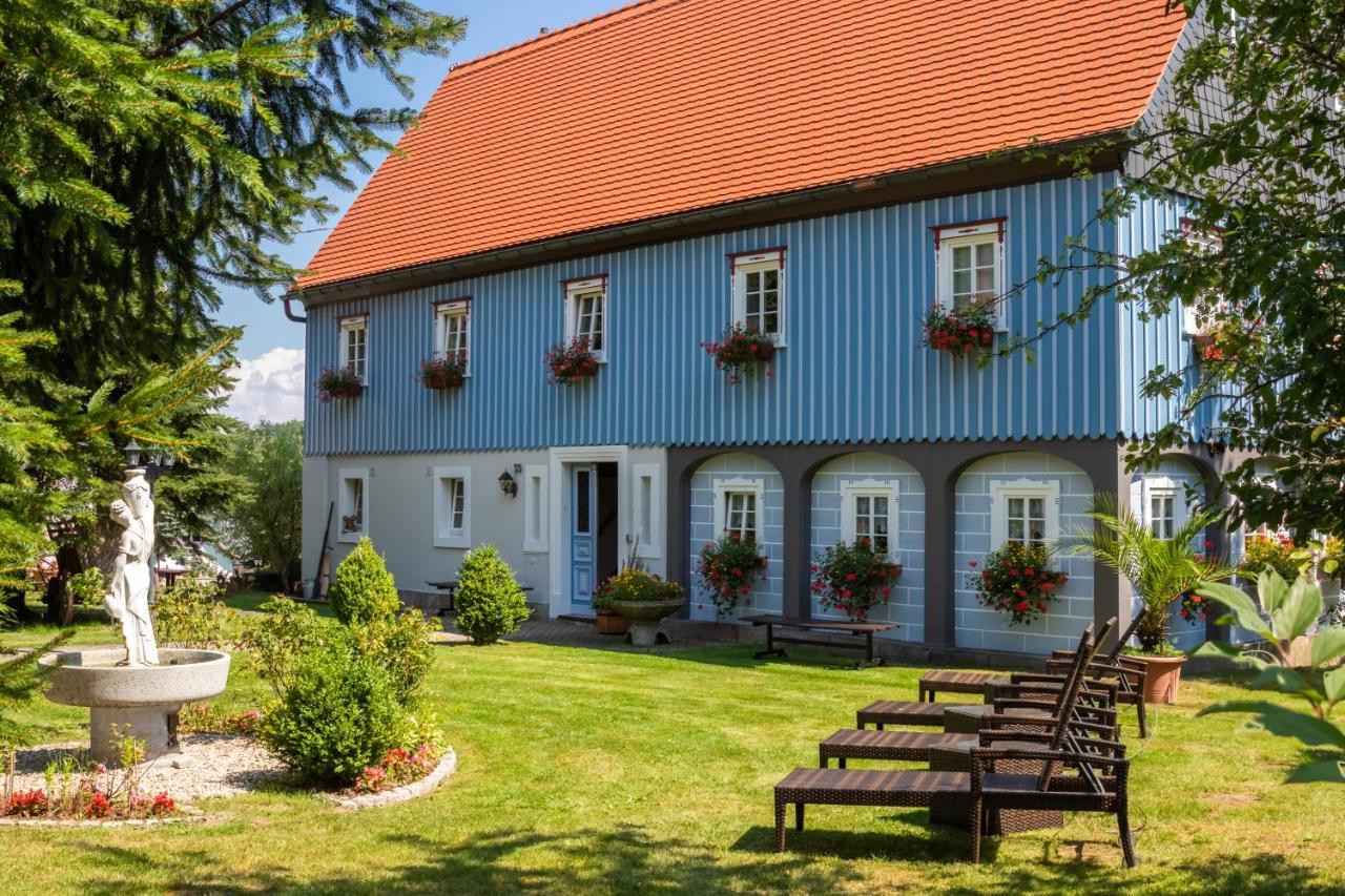 Romantik Hotel Zum Lindengarten Курорт Юнсдорф Екстериор снимка