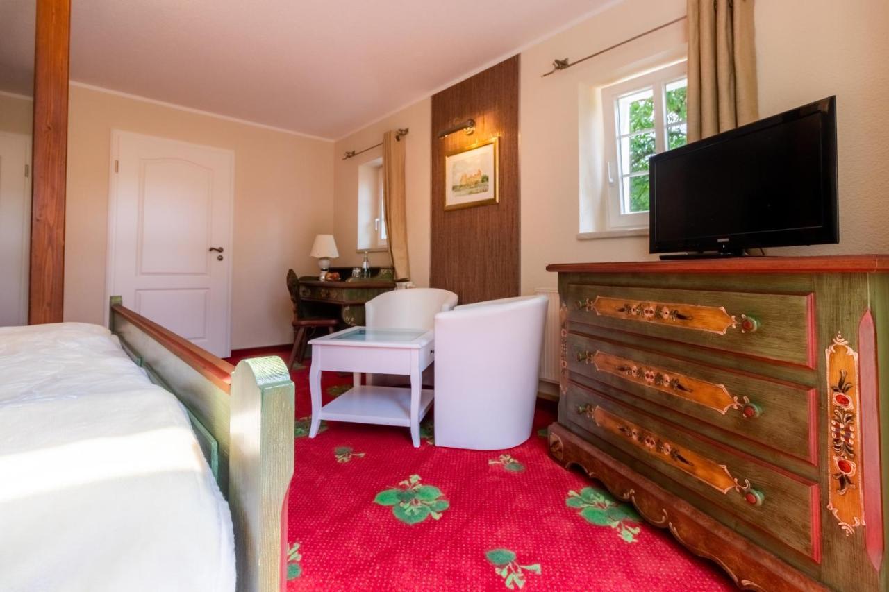 Romantik Hotel Zum Lindengarten Курорт Юнсдорф Екстериор снимка