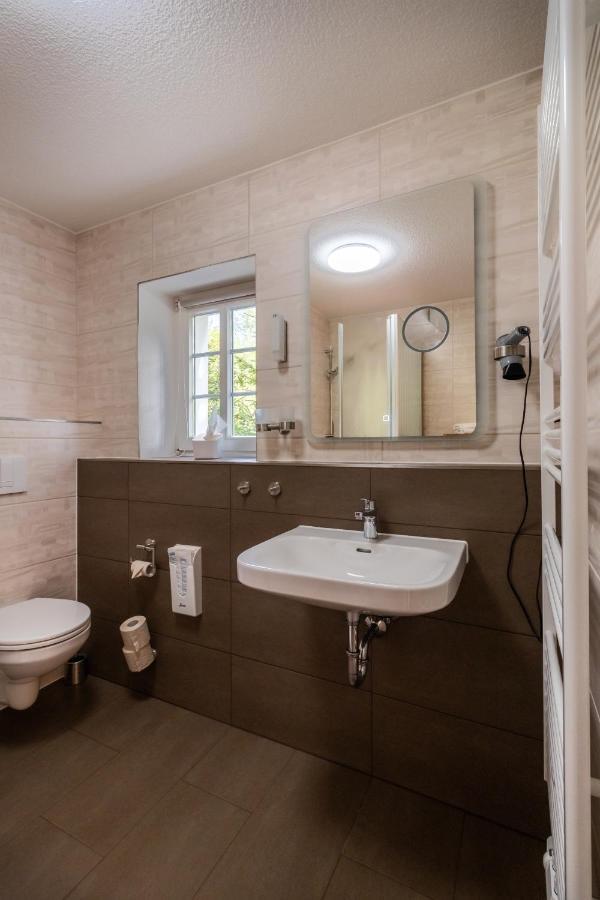 Romantik Hotel Zum Lindengarten Курорт Юнсдорф Екстериор снимка