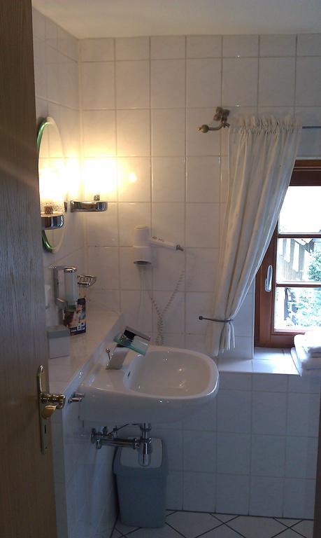 Romantik Hotel Zum Lindengarten Курорт Юнсдорф Стая снимка