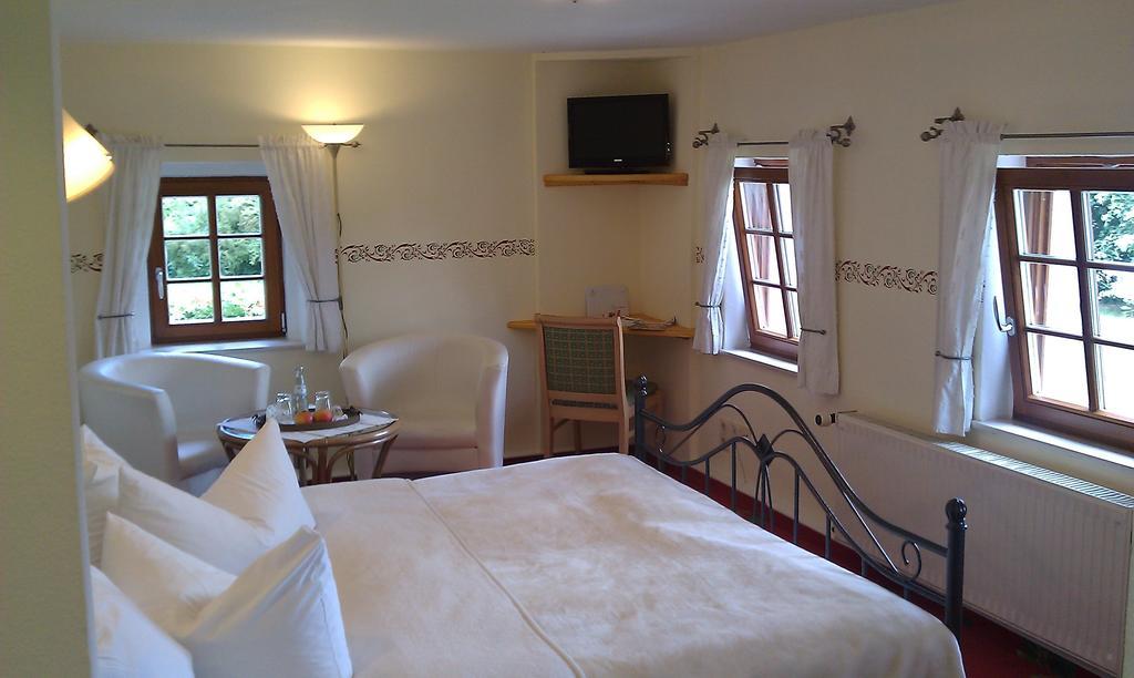 Romantik Hotel Zum Lindengarten Курорт Юнсдорф Стая снимка