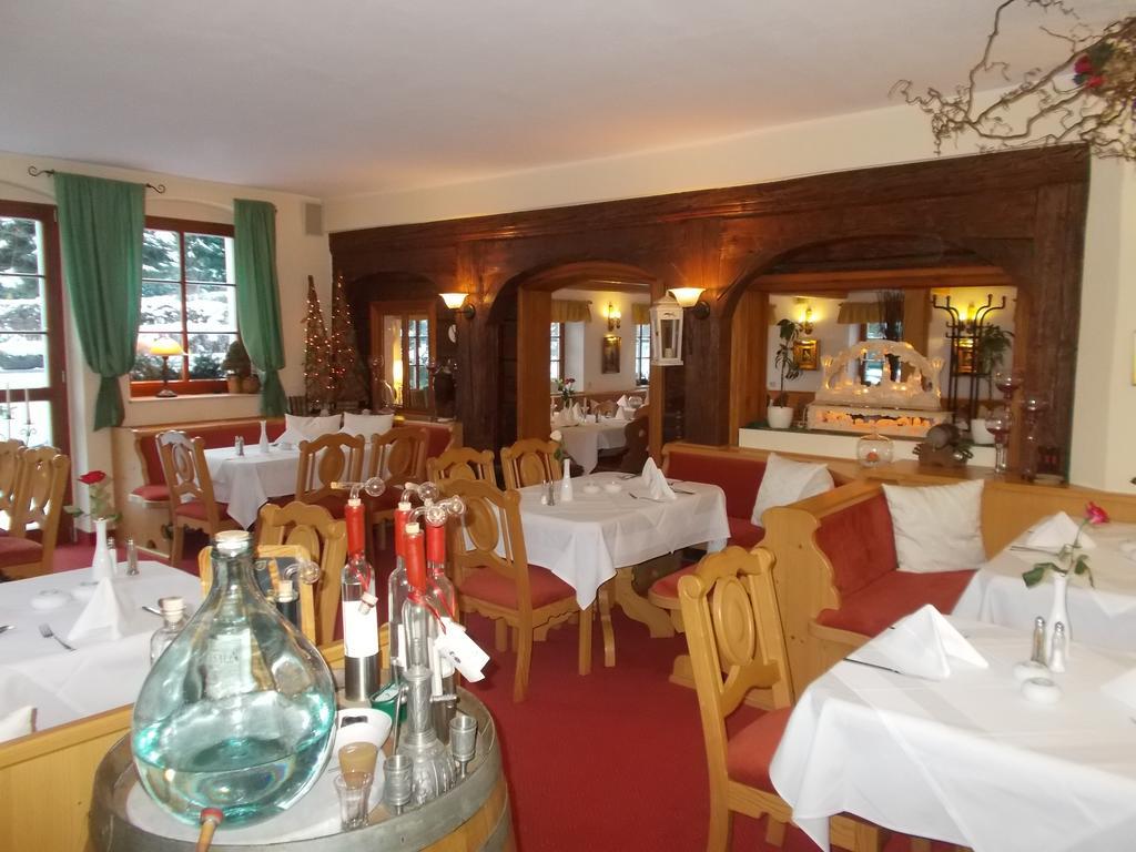 Romantik Hotel Zum Lindengarten Курорт Юнсдорф Екстериор снимка