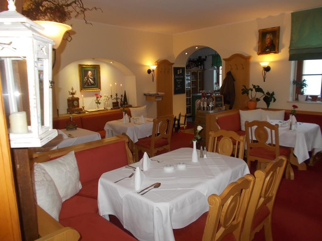 Romantik Hotel Zum Lindengarten Курорт Юнсдорф Екстериор снимка